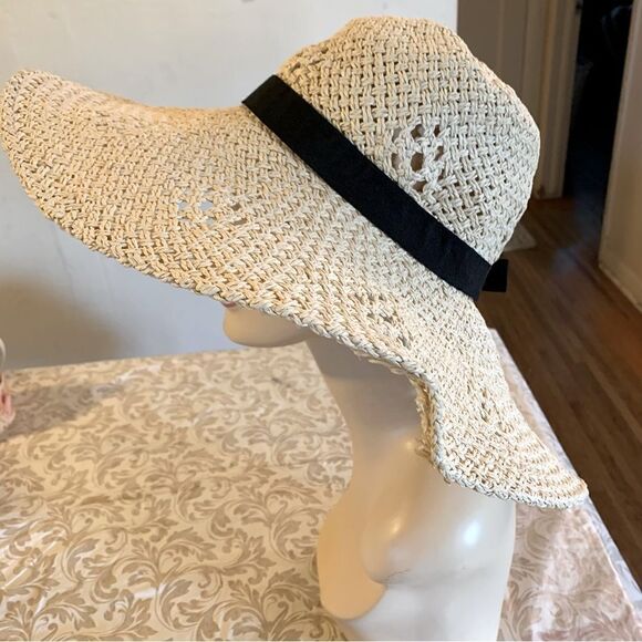 Cream Wide Brim Crochet Straw Hat w/ Black Hatband OSFA Gorgeous - Picture 4 of 9